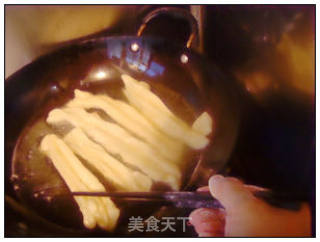 炸油条的做法步骤：7