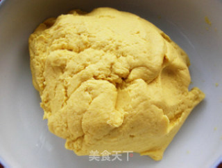 贴饽饽熬小鱼的做法步骤：2