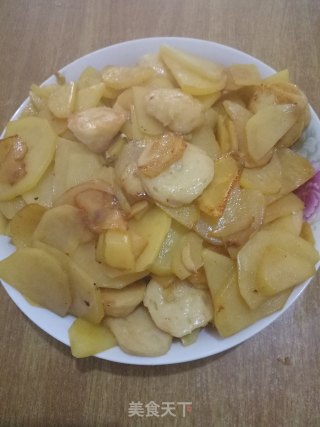 墨鱼丸炒土豆片的做法