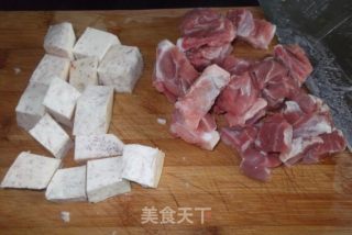 美味家常 芋头蒸排骨的做法步骤：2