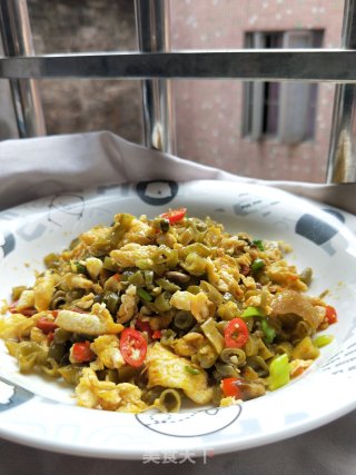 酸豆角炒鸡蛋的做法