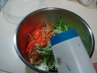 京味儿小菜“生拌老虎菜”的做法步骤：1