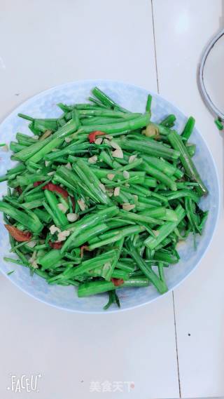 红椒炒空心菜的做法