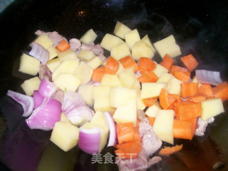 咖喱土豆的做法步骤：4