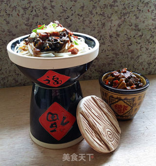 老坛酸菜牛肉酱拌面的做法