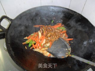 胡萝卜香菇炒肉丝的做法步骤：8