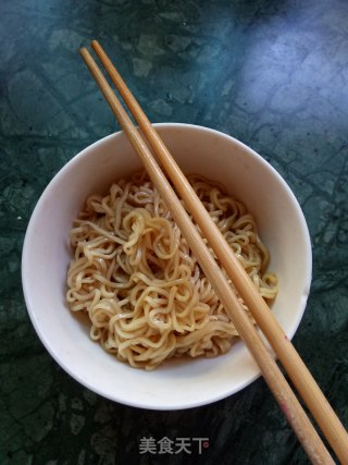 酱汁卤肉面的做法