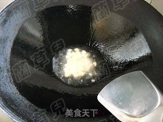 玫瑰腐乳炒雍菜的做法步骤：4