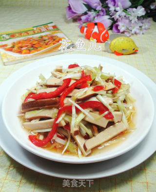 红椒韭菜芽炒鸡蛋干的做法