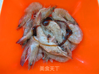 好吃又好做-三杯干烧大虾的做法步骤：4