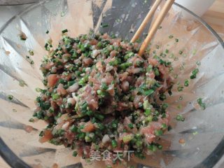 酸汤水饺的做法步骤：1