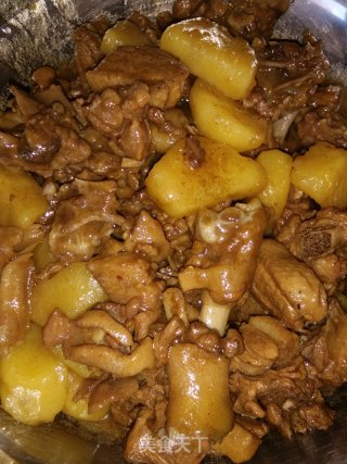 土豆焖鸭肉的做法