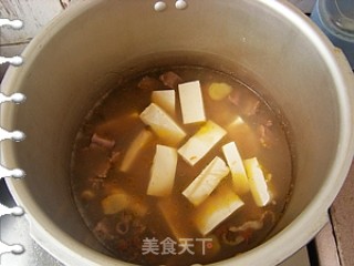 红绿豆粉肠豆腐汤的做法步骤：9