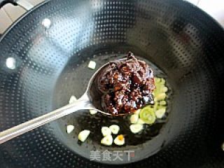 老干妈煸茄丝的做法步骤：5
