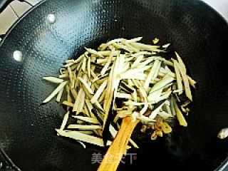 老干妈煸茄丝的做法步骤：7
