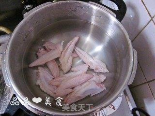 暖身暖心的温补汤——鲜菇鸡汁煲的做法步骤：3
