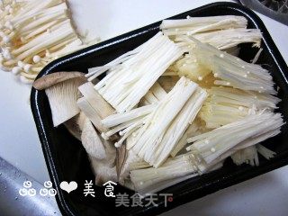 暖身暖心的温补汤——鲜菇鸡汁煲的做法步骤：7