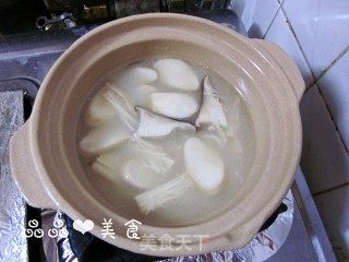 暖身暖心的温补汤——鲜菇鸡汁煲的做法步骤：11