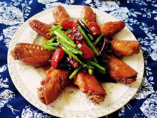 芦笋腊味鸡翅的做法