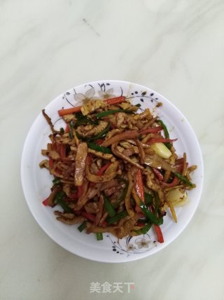 鱿鱼丝炒肉的做法