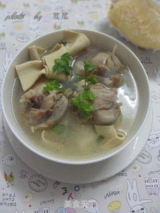 【百姓家的冬季养生菜】豆皮筒骨鲜汤的做法步骤：9