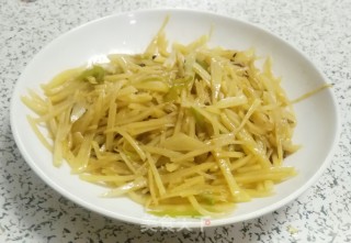 酸辣土豆丝 生活中必备的家常菜 简单又好吃的做法