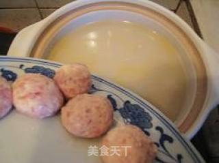 用心温暖家人——鲫鱼浓汤丸子煲的做法步骤：10