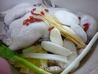 杏鲍菇馄饨麻鸭煲的做法步骤：4