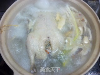 杏鲍菇馄饨麻鸭煲的做法步骤：5