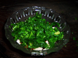 冬季养生菜---凉拌熏干芹菜叶的做法步骤：6