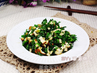 冬季养生菜---凉拌熏干芹菜叶的做法步骤：8