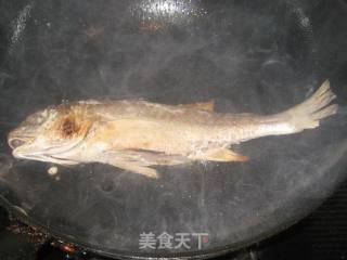 蒜子烧黄鱼的做法步骤：3