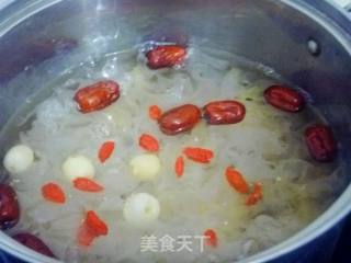 【冬季养生菜】银耳莲子薏米羹的做法步骤：8