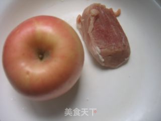 苹果炒肉片的做法步骤：1