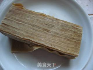 霉千张蒸肉的做法步骤：2