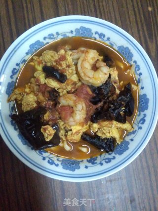 西红柿鸡蛋大虾面的做法