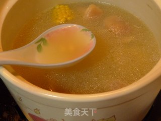 越喝越美丽的冬季汤煲----黄豆玉米蹄髈汤的做法步骤：9