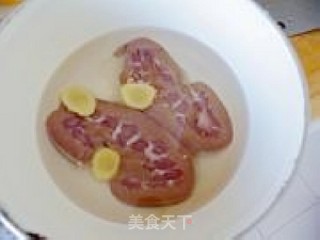 适合孩子的----烧腰花的做法步骤：2