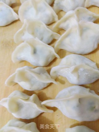 自制速冻韭菜鸡蛋水饺的做法