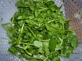 西洋菜肉末冻豆腐汤的做法步骤：1