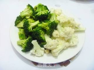 【冬季养生菜】水果爱上蔬菜---翡翠双色球的做法步骤：2