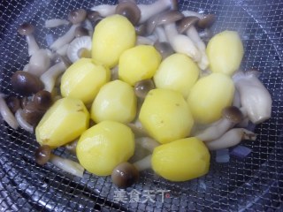 开胃牛肉汤的做法步骤：4