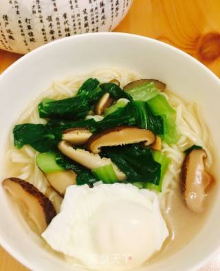 油菜香菇热汤面的做法