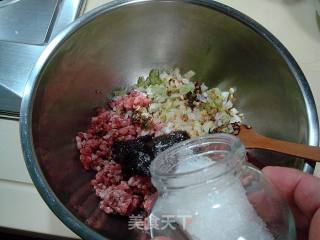 芹菜猪肉锅贴的做法步骤：5