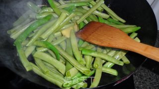 家常菜——芸豆土豆炖排骨的做法步骤：2