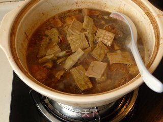 冬季能量的储备----笋干红烧肉的做法步骤：9