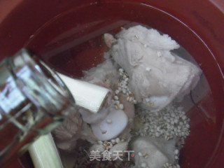 冬季养生菜-------茯苓山药骨头汤的做法步骤：5
