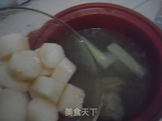 冬季养生菜-------茯苓山药骨头汤的做法步骤：8