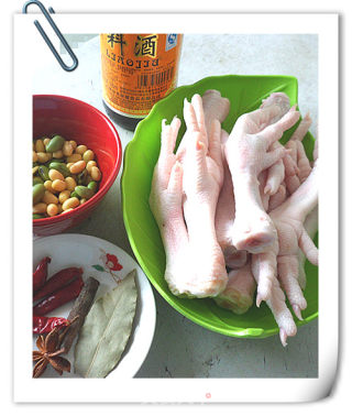 冬日下酒菜——香辣鸡爪豆的做法步骤：1