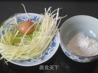 韭黄鸡蛋面饼的做法步骤：1